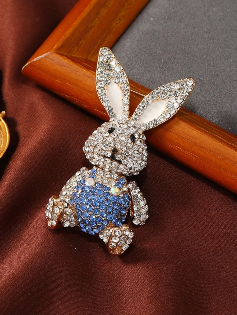 Vazira Queen gold zinc